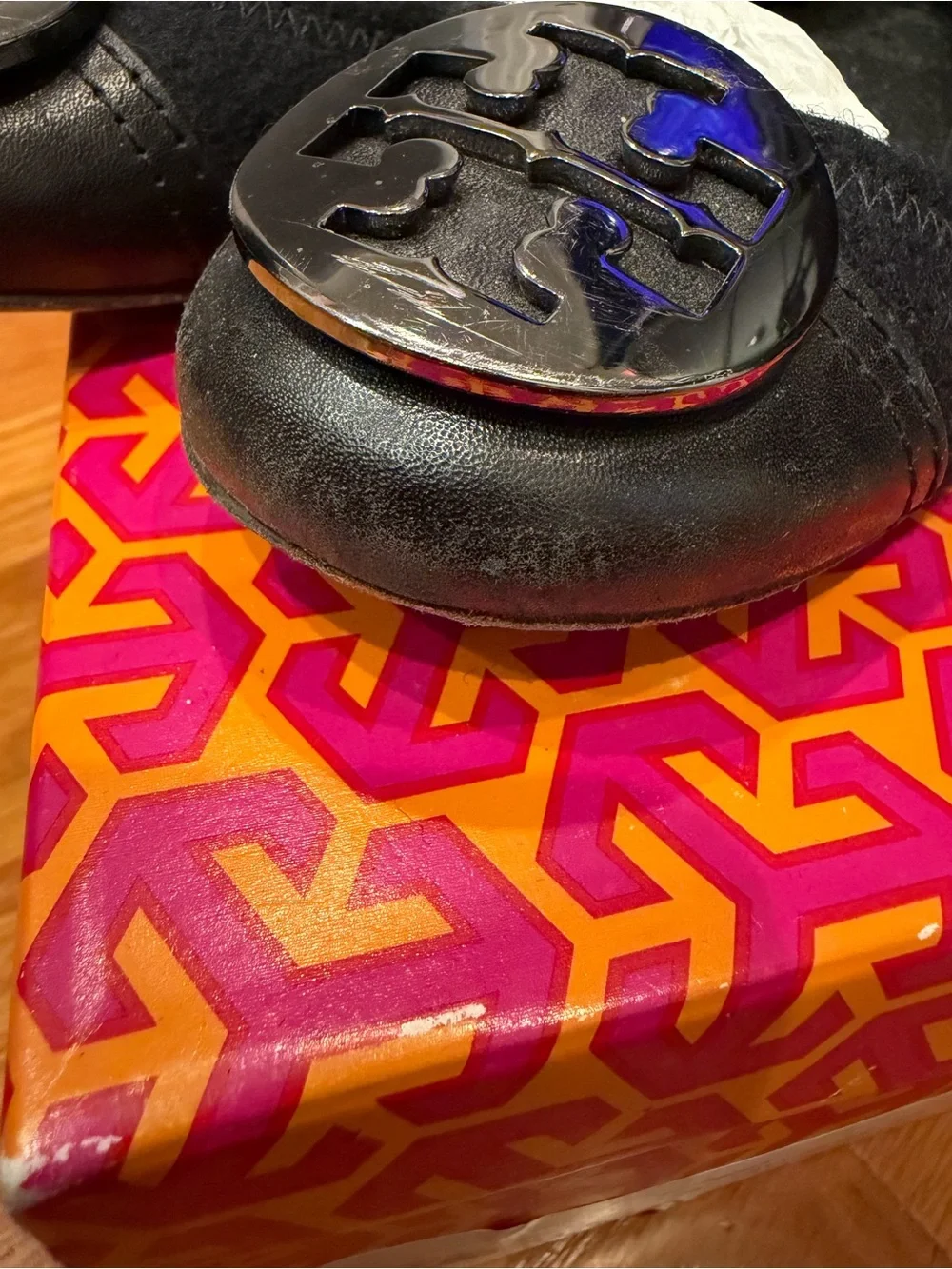 Tory Burch Serena Black/Navy Logo Round-Toe Ballet Flats